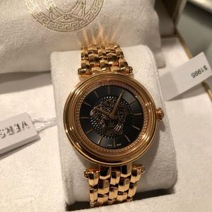 Versace Khai Women’s Wristwatch! VQE050015